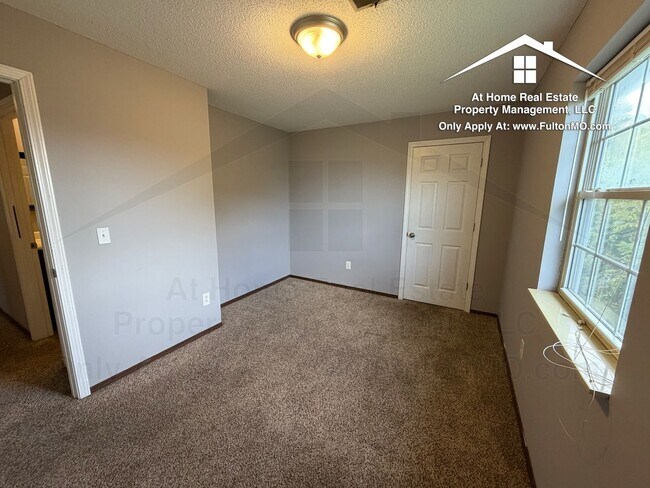 Building Photo - 541 Collier Ln