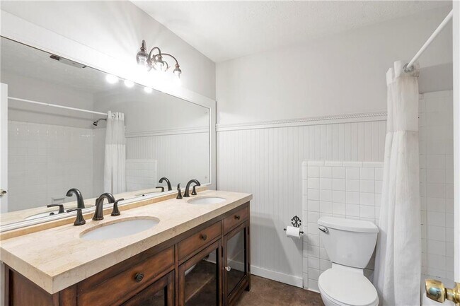 Building Photo - 2850 Templar Knight Dr