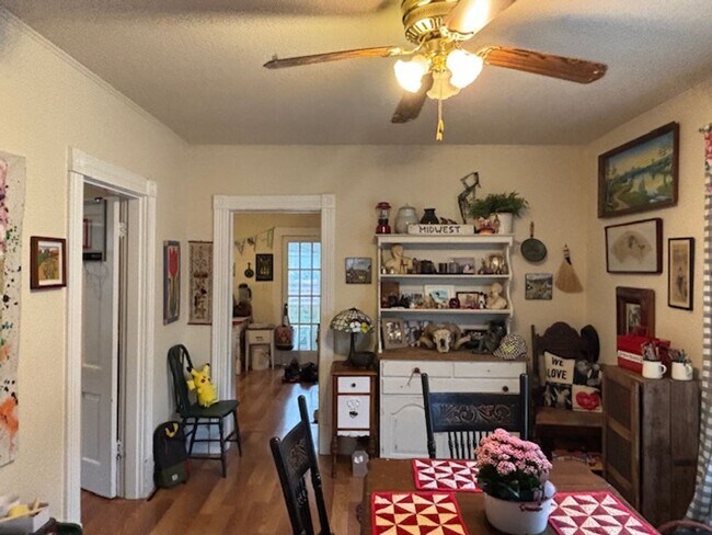 Building Photo - 2739 Buchanan St NE