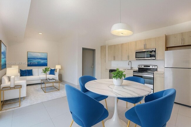 Building Photo - 519 SW 5th Ave