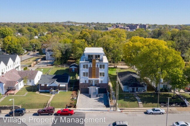 Building Photo - 4 br, 6 bath House - 207 C Neill Avenue