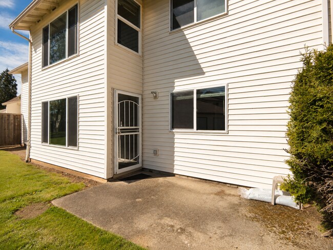 Building Photo - 510 SE 157th Ave