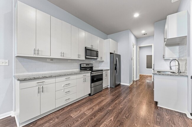 Building Photo - 18841 Elegance Ave