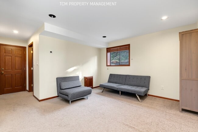 Building Photo - 15313 SE 43rd Pl