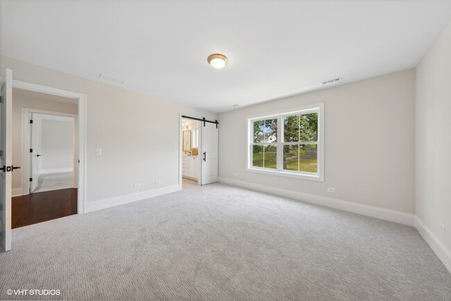 Building Photo - 5913 Flagg Creek Ln