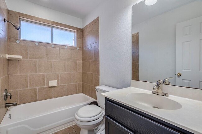 Building Photo - 1032 Doras Dr