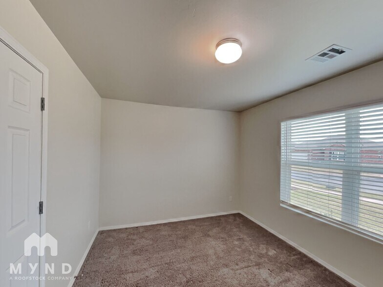 Building Photo - 4201 Umbria Rd