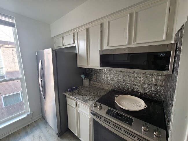 Building Photo - 215 Postoffice St