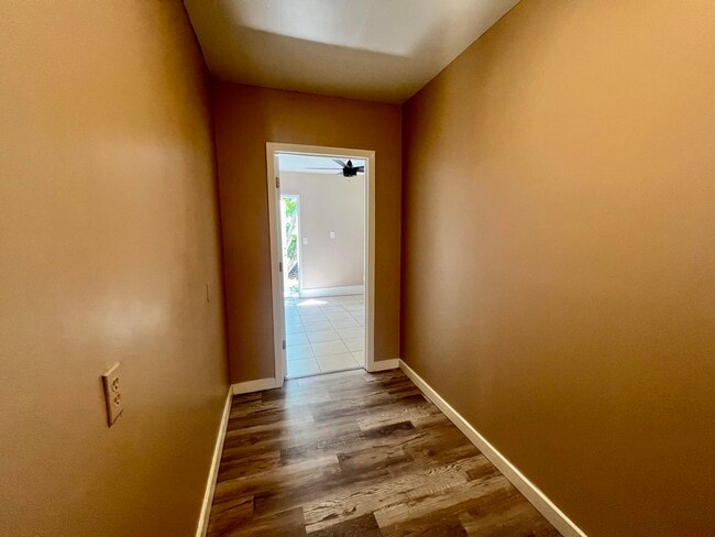 Building Photo - 3261 S US Hwy 1