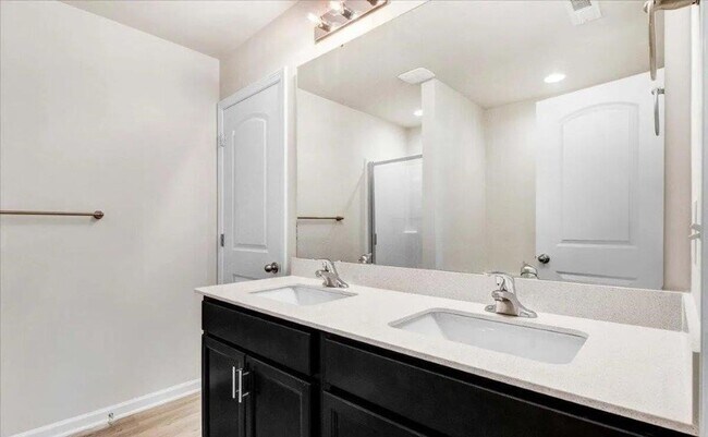 Building Photo - 107 Streamlet Dr