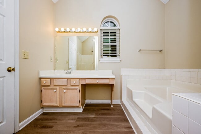 Building Photo - 114 Rubicon Rd