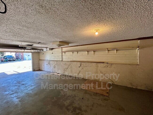 Building Photo - 723 Locust St