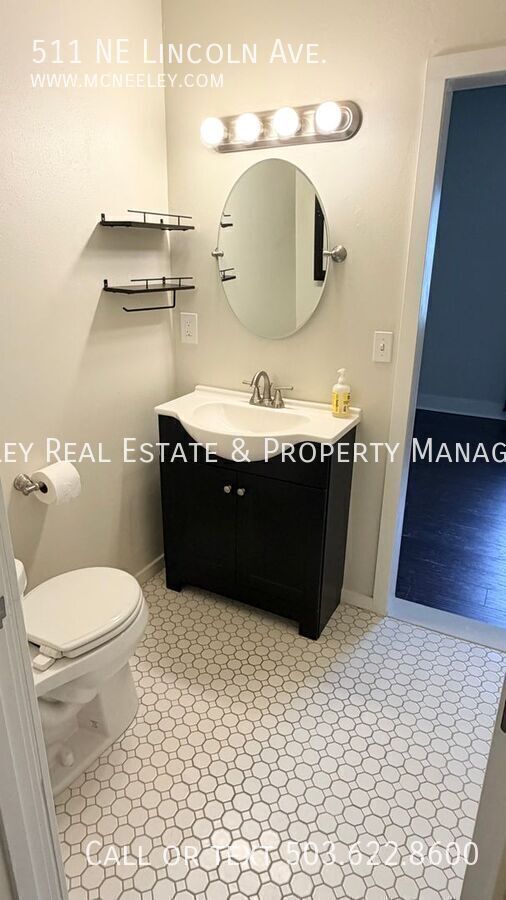 Building Photo - 511 NE Lincoln St