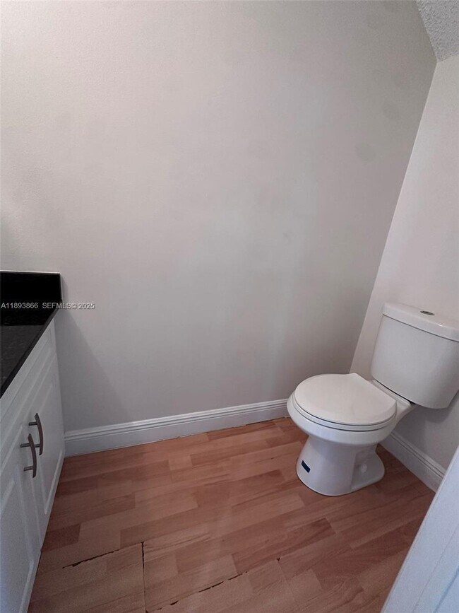 Building Photo - 1350 Sorrento Dr