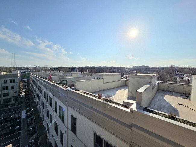 Building Photo - 820 Fern Pl NW