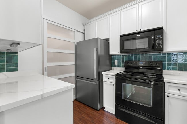 Building Photo - 8441 Callabee Way