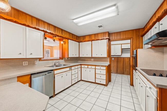 Building Photo - 3423 56th St