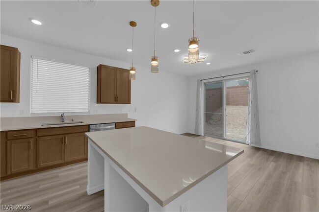 Building Photo - 10239 Estancia Hl St
