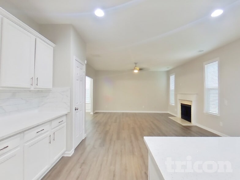 Building Photo - 4286 Savannah Dr
