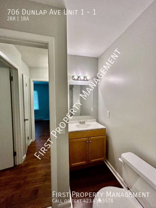 Building Photo - 706 Dunlap Ave