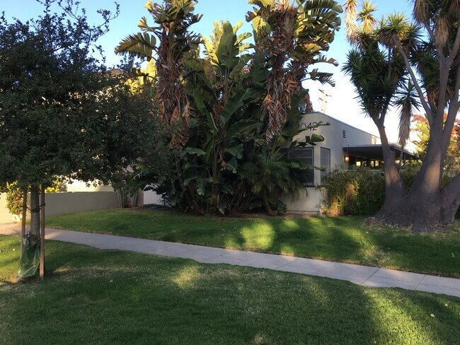 Building Photo - 1042 Pearl St