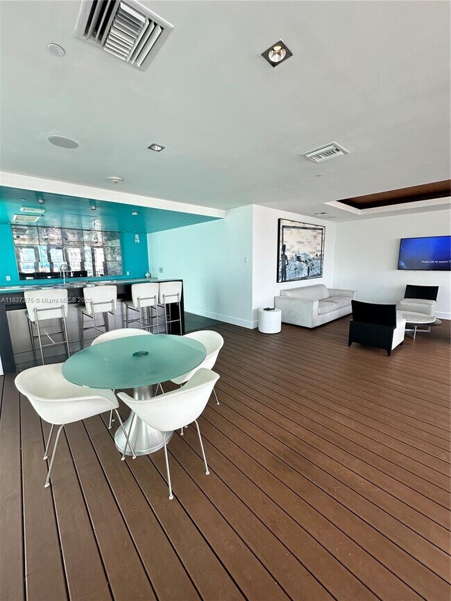 Building Photo - 500 Brickell Ave