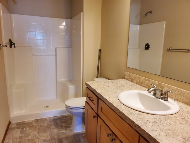 Building Photo - 421 N 3rd Ave SW