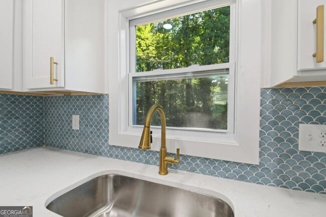 Building Photo - 2909 Diana Dr SW