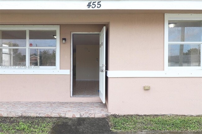 Building Photo - 455 NW 14th St