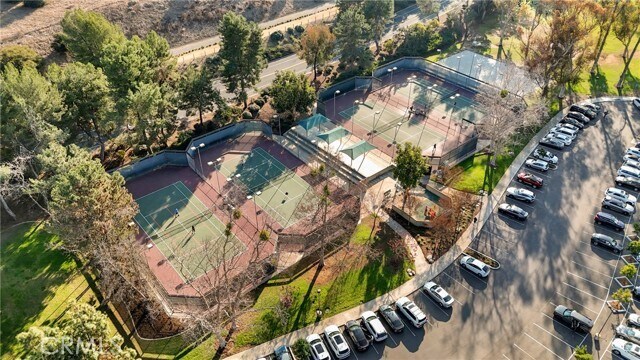 Building Photo - 9 Moon Shadow