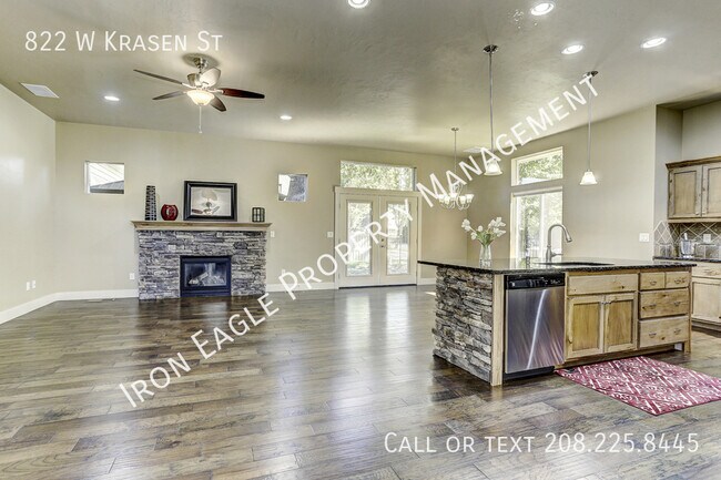 Building Photo - 822 W Krasen St