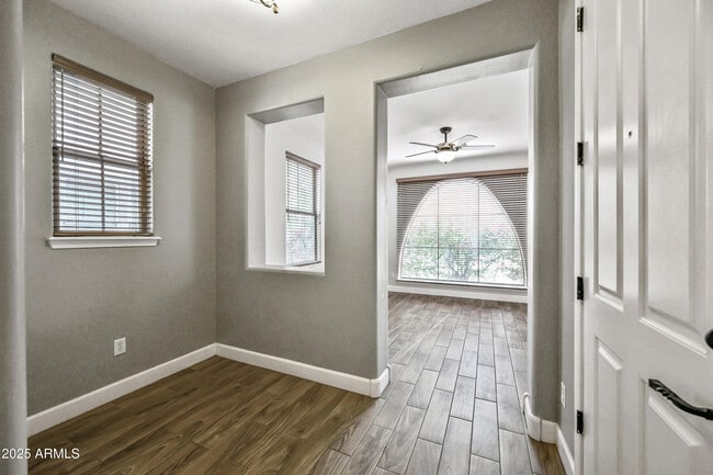 Building Photo - 15340 W Dahlia Dr