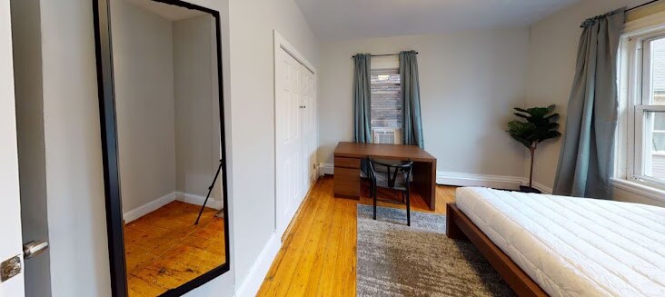 Building Photo - 101 1/2 Calumet St