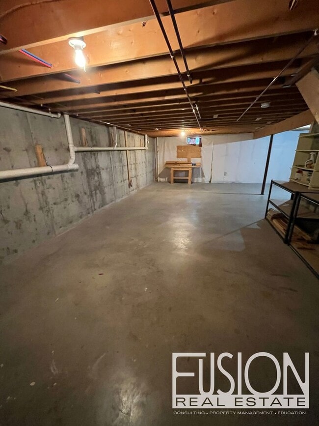 Building Photo - Impeccably Maintained 3bd, 2 bth Stonington Circle Condo!