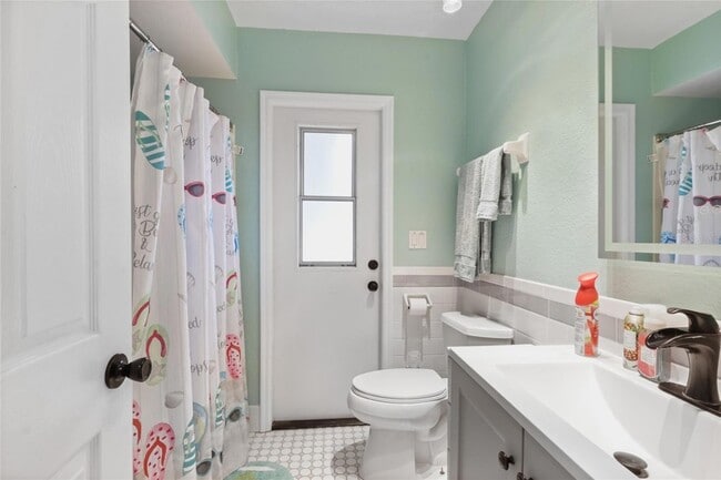 Building Photo - 27401 Voyageur Dr