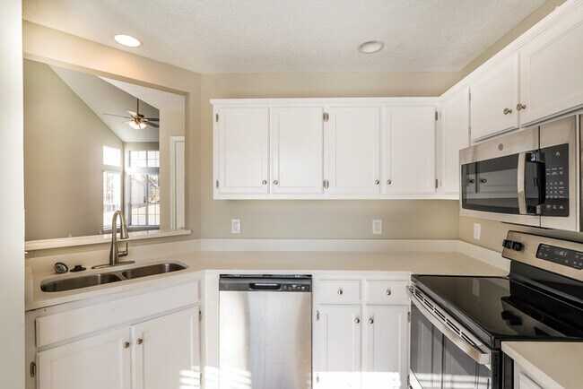Building Photo - 114 Northlake Dr