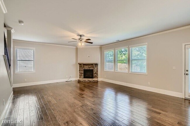 Building Photo - 4 br, 2.5 bath House - 6410 Country Lake R...