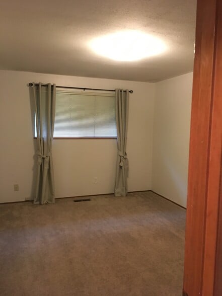 Master bedroom - 238 S 70th St