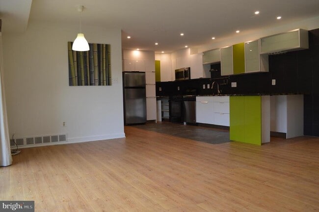 Building Photo - 10026 Fair Wds Dr