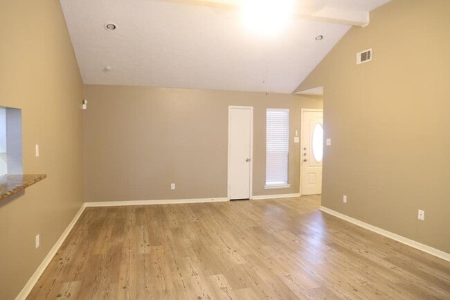 Building Photo - 23527 Canyon Lake Dr