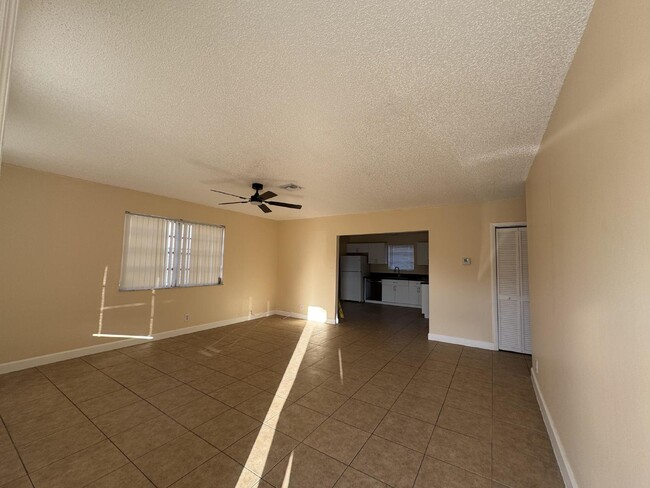 Building Photo - 5220 SW 43 TERRACE # 1-2 DANIA BEACH, 33314