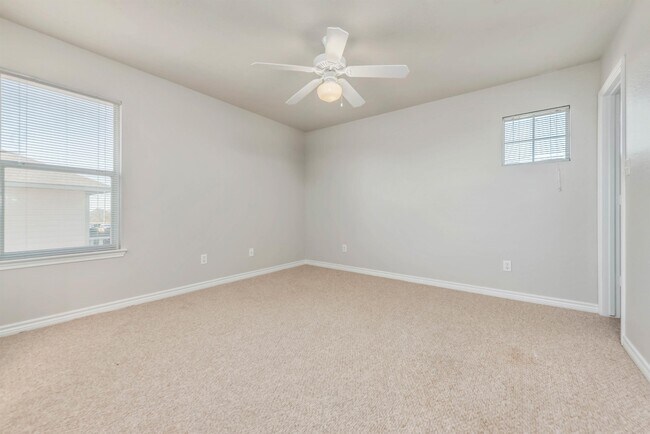 Building Photo - 2939 McLaren Dr