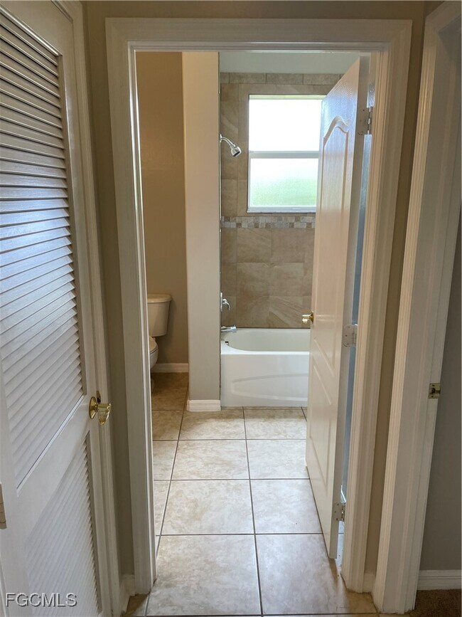 Building Photo - 2533 Deerfield Lake Ct