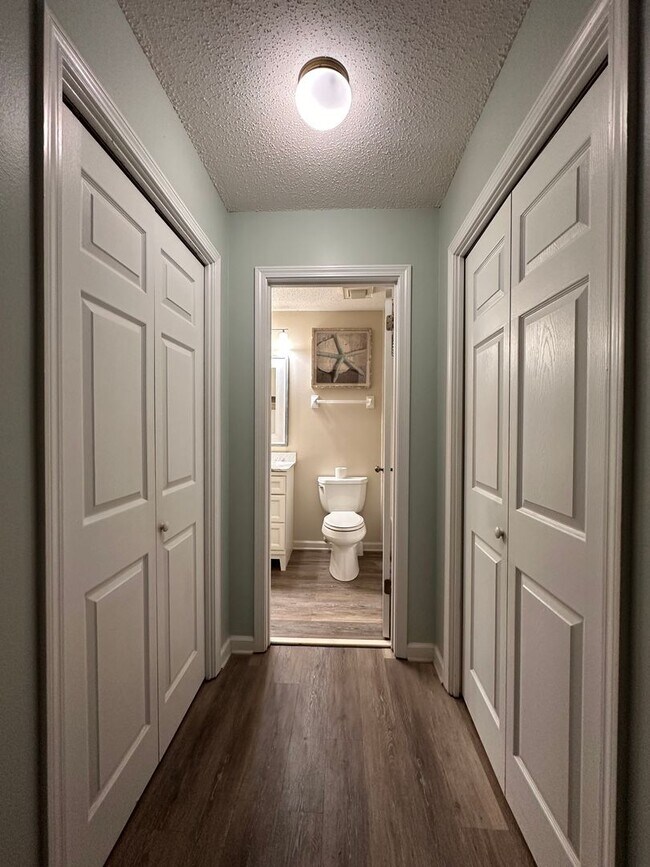 Building Photo - 50% OFF FIRST MONTHS RENT---- Condo in Miramar Beach