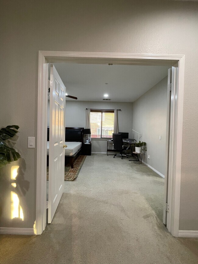 Building Photo - 7413 Tioga Ln