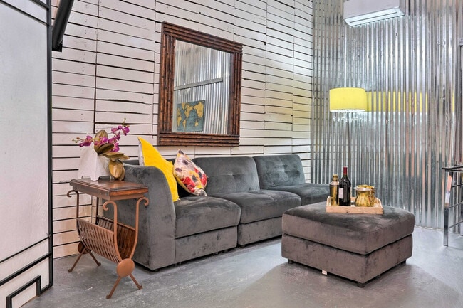 Building Photo - 3704 San Bernardo Ave