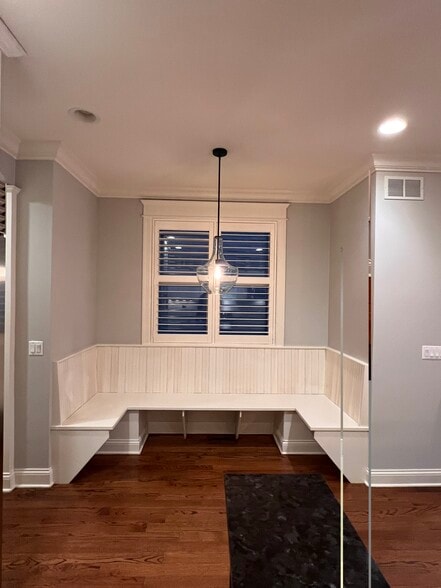 Building Photo - 2042 N Racine Ave