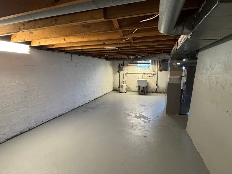 Building Photo - 318 Fox Run