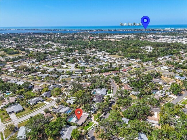 Building Photo - 6623 Glades Way