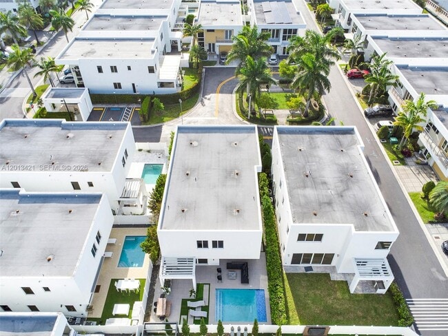 Building Photo - 7535 NW 98th Ave